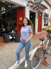 Cargar imagen en el visor de la galería, Basic T Shirt Gris