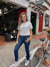 Cargar imagen en el visor de la galería, Basic T Shirt Marfil